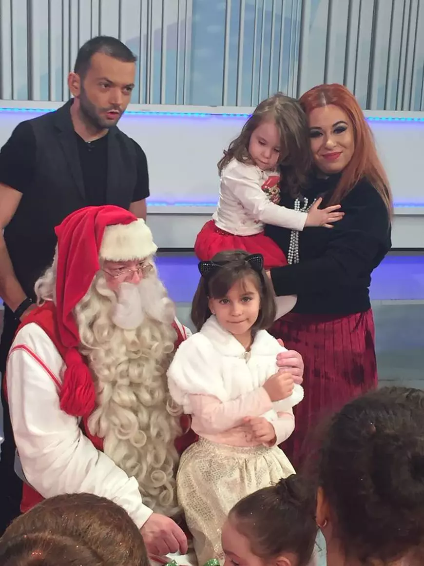 Fetița Oanei Roman, o adevărată domnișoară