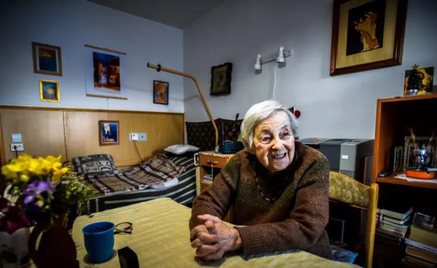 Medicul pediatru de 91 de ani care scrie poezii