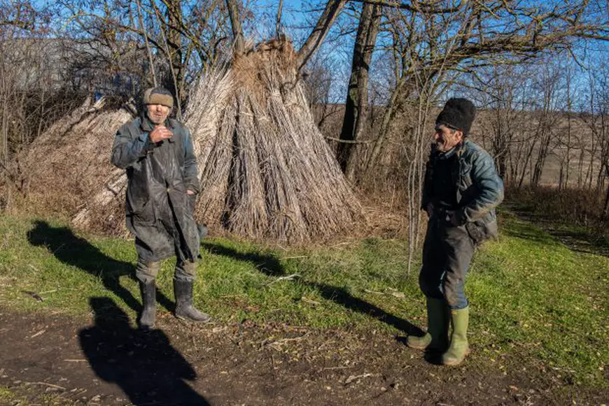 Satul din Botoșani cu doi frați certați