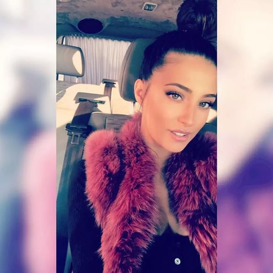 Primul selfie al Antoniei după ce a născut a treia oară: s-a fotografiat în mașină