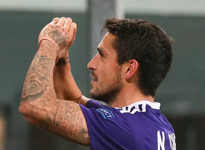 epa05616259 Nicolae Stanciu of RSC Anderlecht celebrates after scoring during the UEFA Europa League soccer match between RSC Anderlecht and FSV Mainz 05 at Constant Vanden Stock stadium, in Anderlecht, Belgium, 03 November 2016. EPA/STEPHANIE LECOCQ