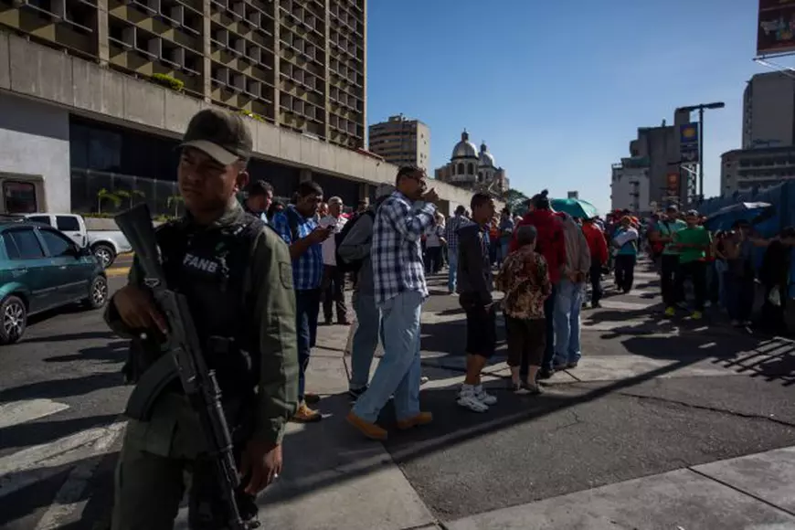 Criza din Venezuela, haos după scoaterea bancnotei de 100 de bolivari din circulație