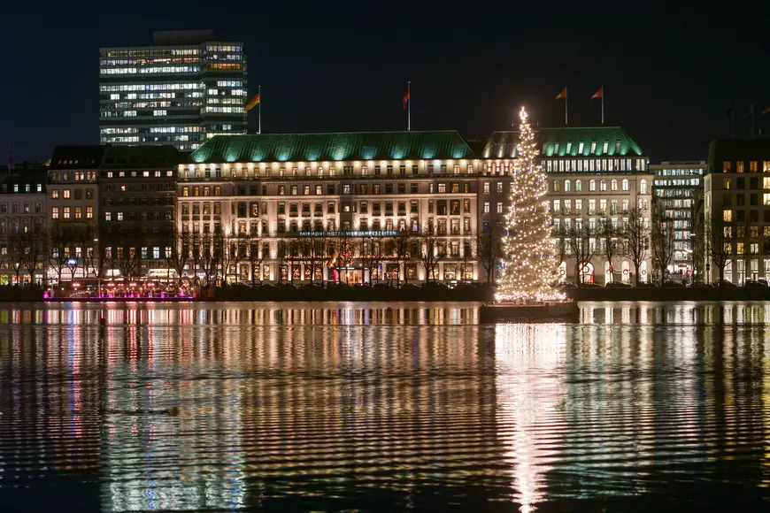Illuminated Christmas tree in Hamburg