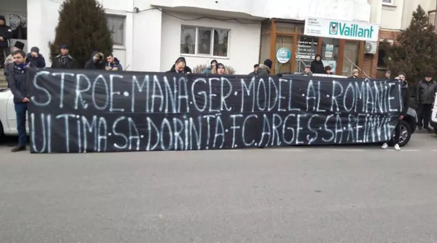 Zi de doliu în Argeș pentru înmormântarea lui Constantin Stroe. Fostul director al uzinei Dacia, condus pe ultimul drum