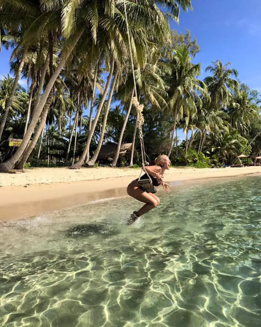 Delia s-a dat în spectacol în Thailanda. 