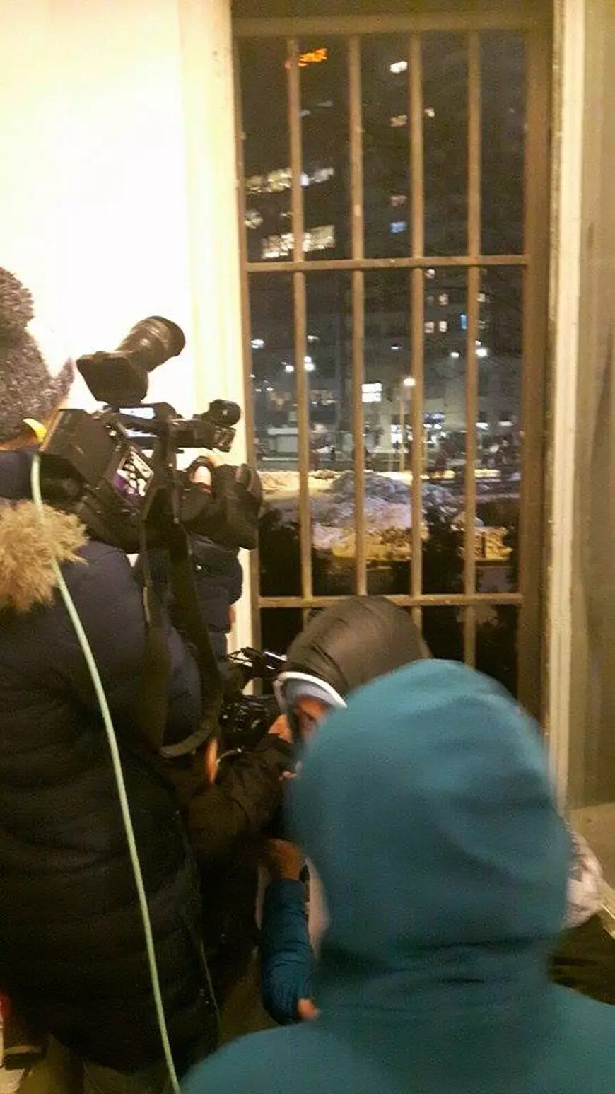 UPDATE. Protest în Capitală și în alte orașe din țară. Mii de oameni s-au adunat în fața Guvernului