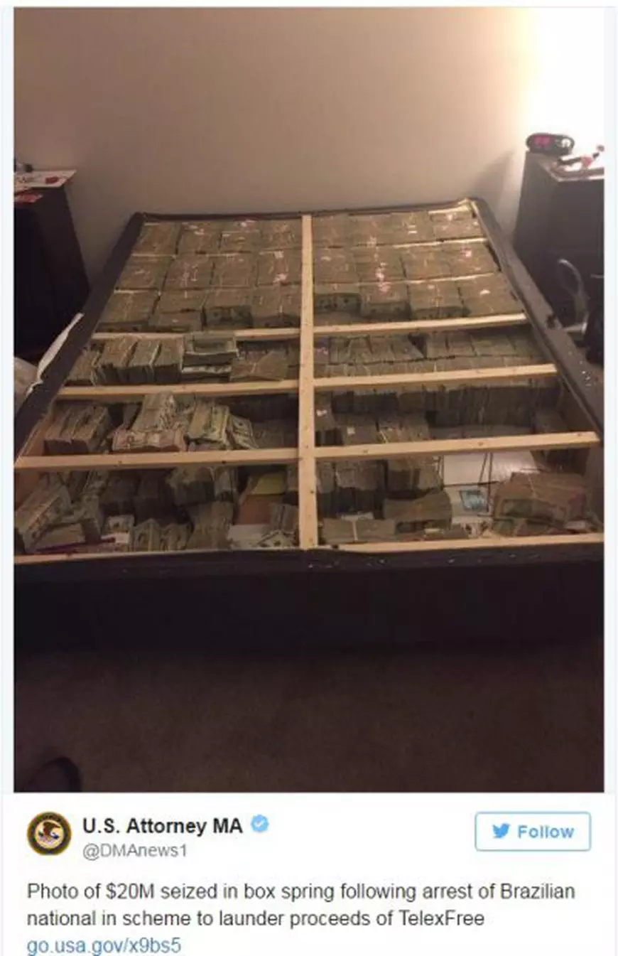 20 de milioane de dolari, ascunși sub salteaua unui pat