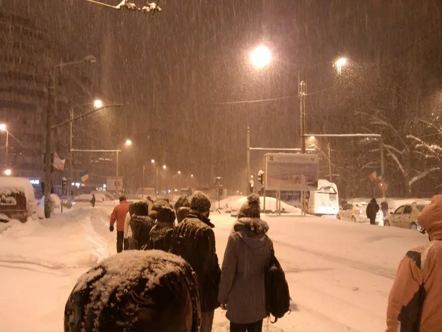 Ninsoarea a pus stăpânire pe Capitală