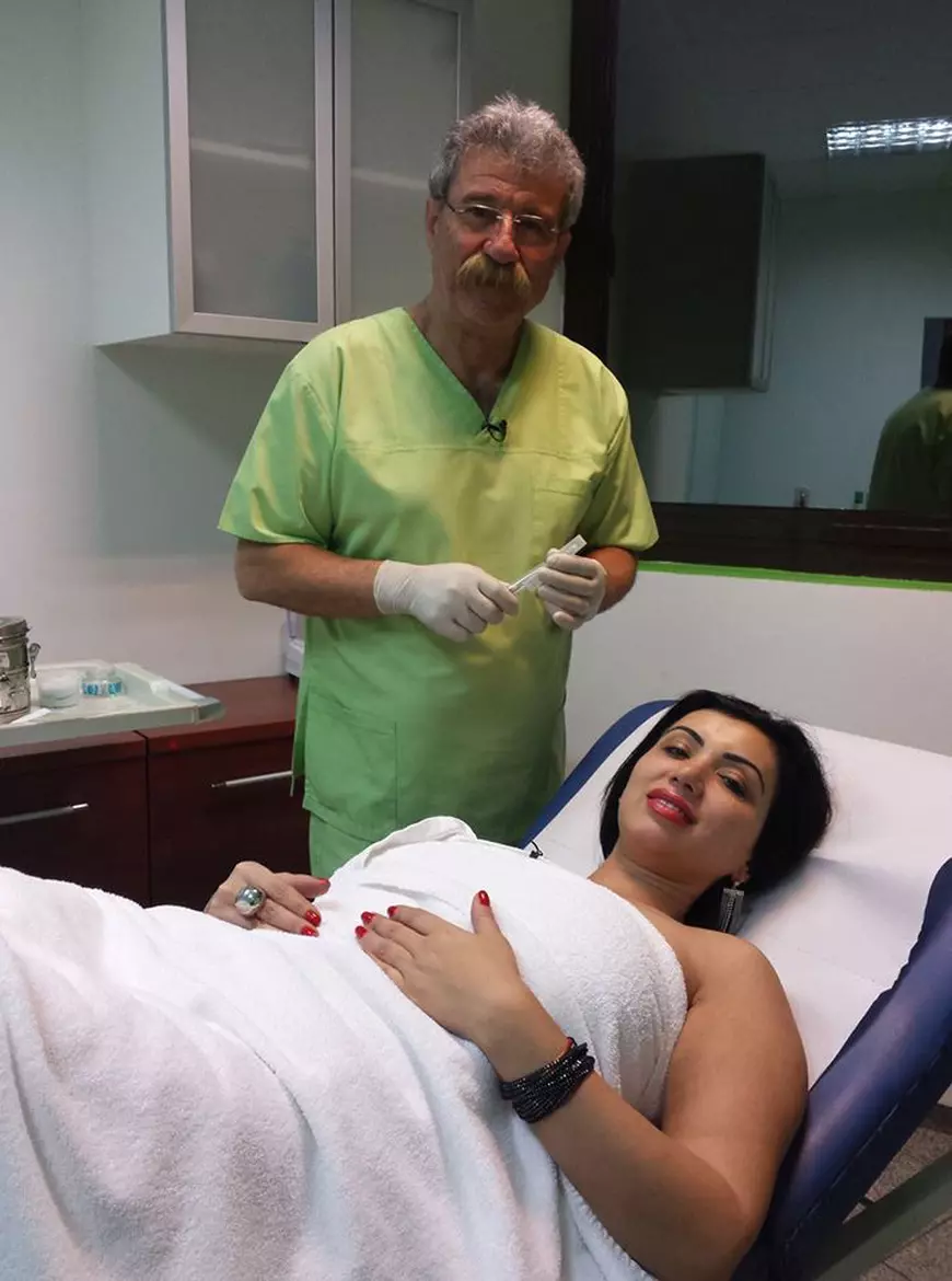 Adriana Bahmuțeanu s-a fotografiat în prosop: la ozonoterapie