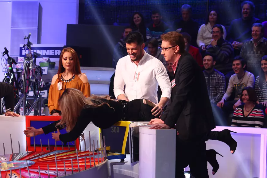 bianca dragusanu roata norocului (2)