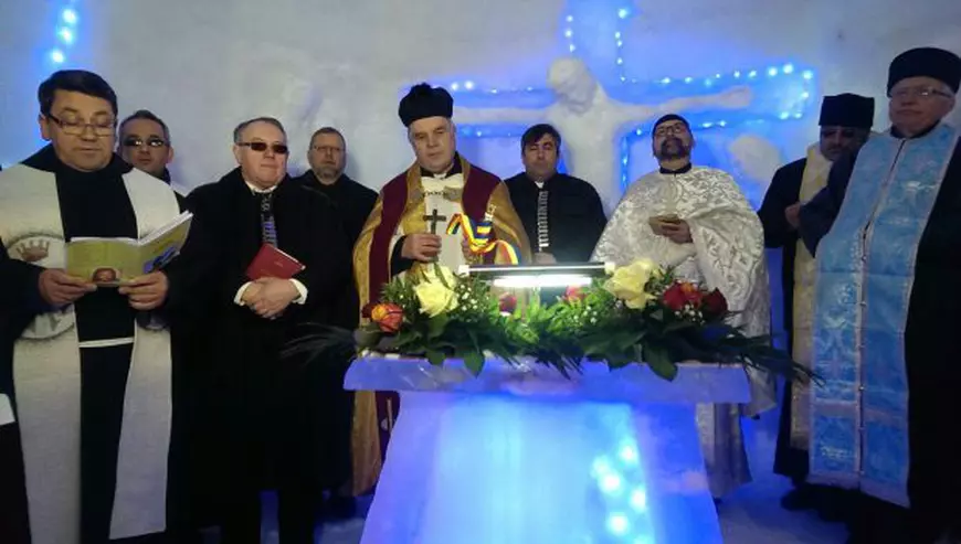 Biserica de gheață de la Bâlea Lac a fost sfințită. Lăcașul de cult de la peste 2.000 de metri este unic în Europa de Sud-Est
