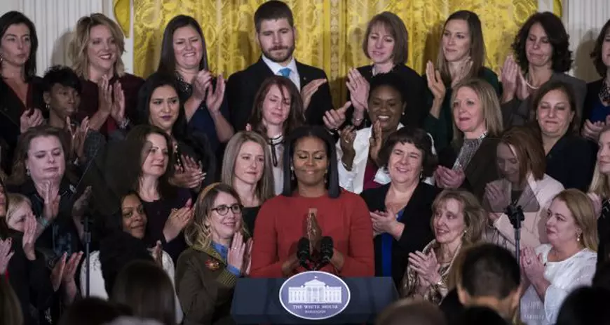 Michelle Obama a încheiat în lacrimi ultimul discurs