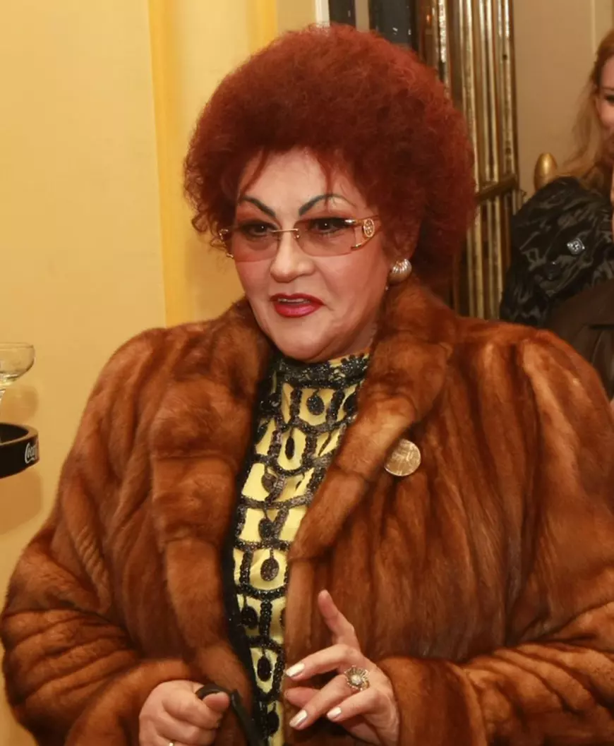 Elena Merișoreanu s-a operat la ochi. A făcut infecție