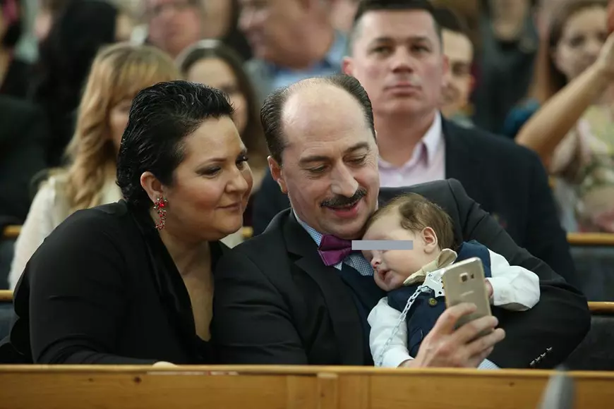 Romică Țociu și soția sa au creștinat un băiețel, Matei