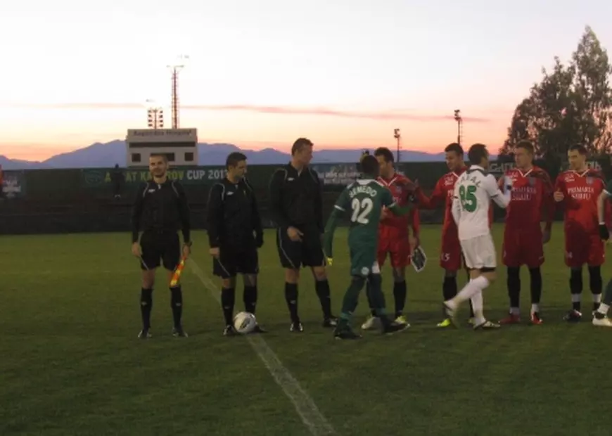 Nume noi în scandalul arbitrilor români deghizați. Aici, brigada de la meciul amical Voința Sibiu - Khazar Lankaran, din 2012: Ionescu, Burtescu, Mihalache