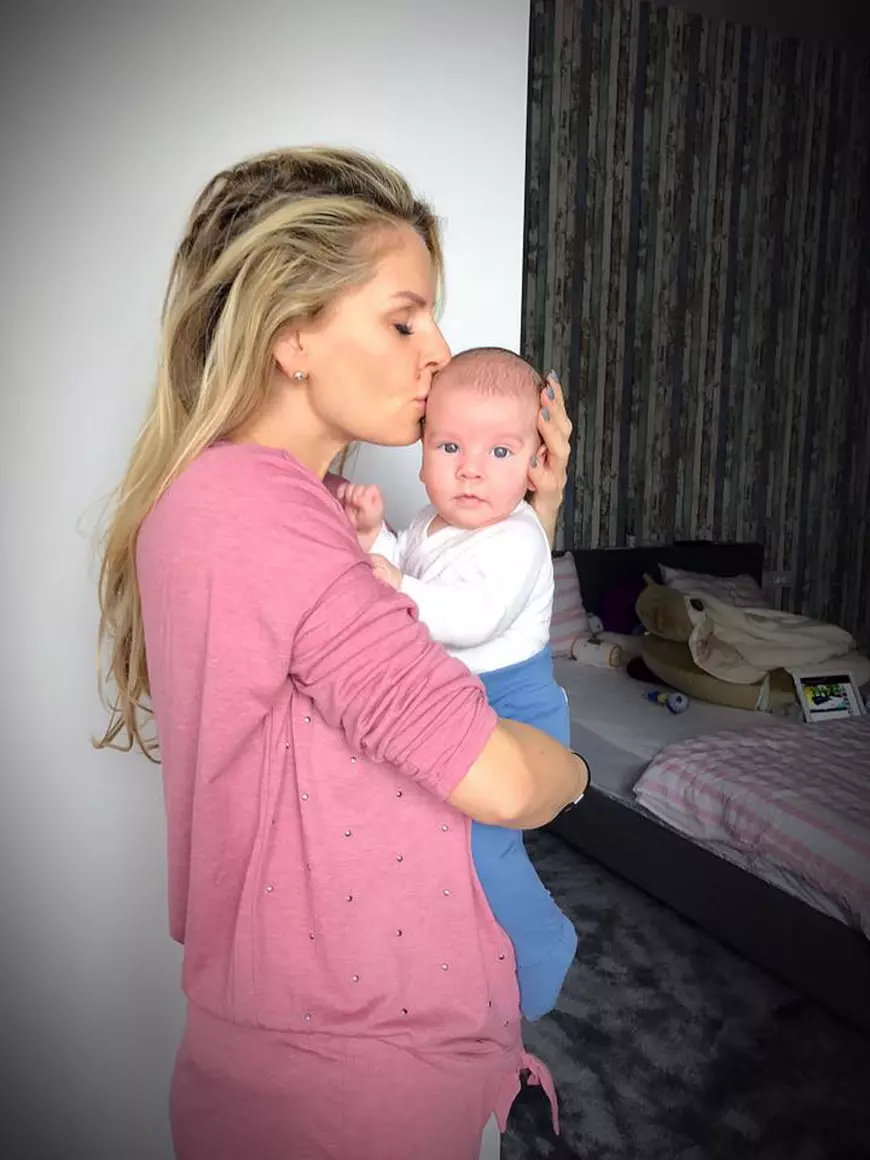 Fiul Andreei Bănică a cucerit internetul