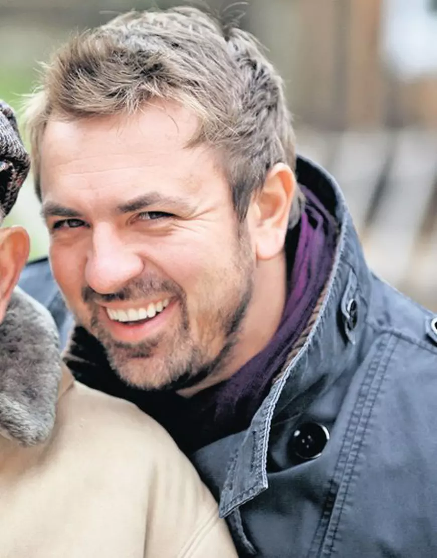 EXCLUSIV / Pe sticlă râd, dar ce-o fi în sufletul lor? Dramele sfâșietoare ale juraților de la show-urile de talente