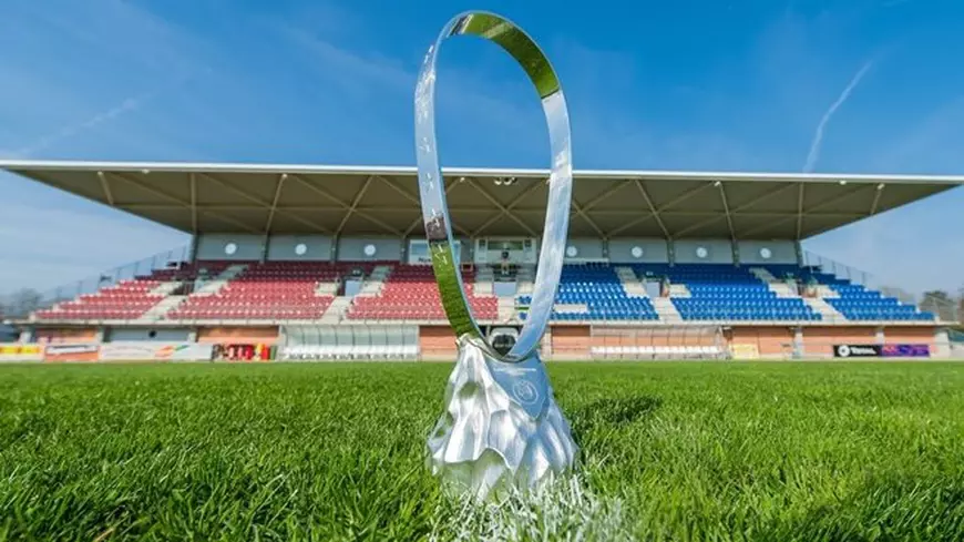 Câștigătoarea UEFA Youth League primește trofeul Lennart Johansson 