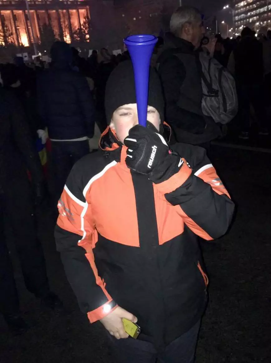 Albert, fiul Romaniței Iovan, a fost foarte activ la protestele de joi seară din Capitală