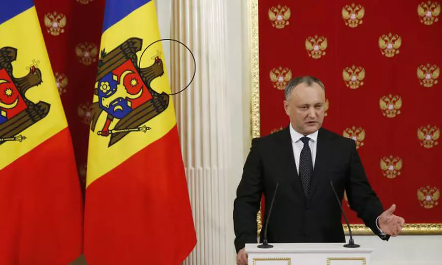 Igor Dodon, lângă un drapel inedit al Republicii Moldova, în timpul vizitei la Teheran | FOTO