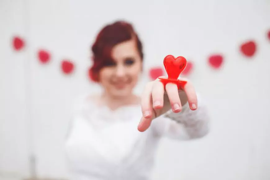 O tânără s-a căsătorit cu pizza 