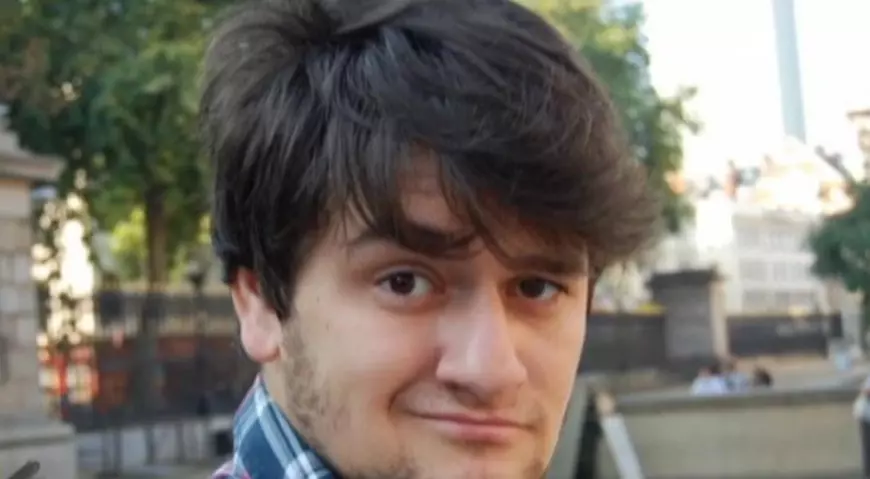 Filip este fratele mai mic al lui Smiley