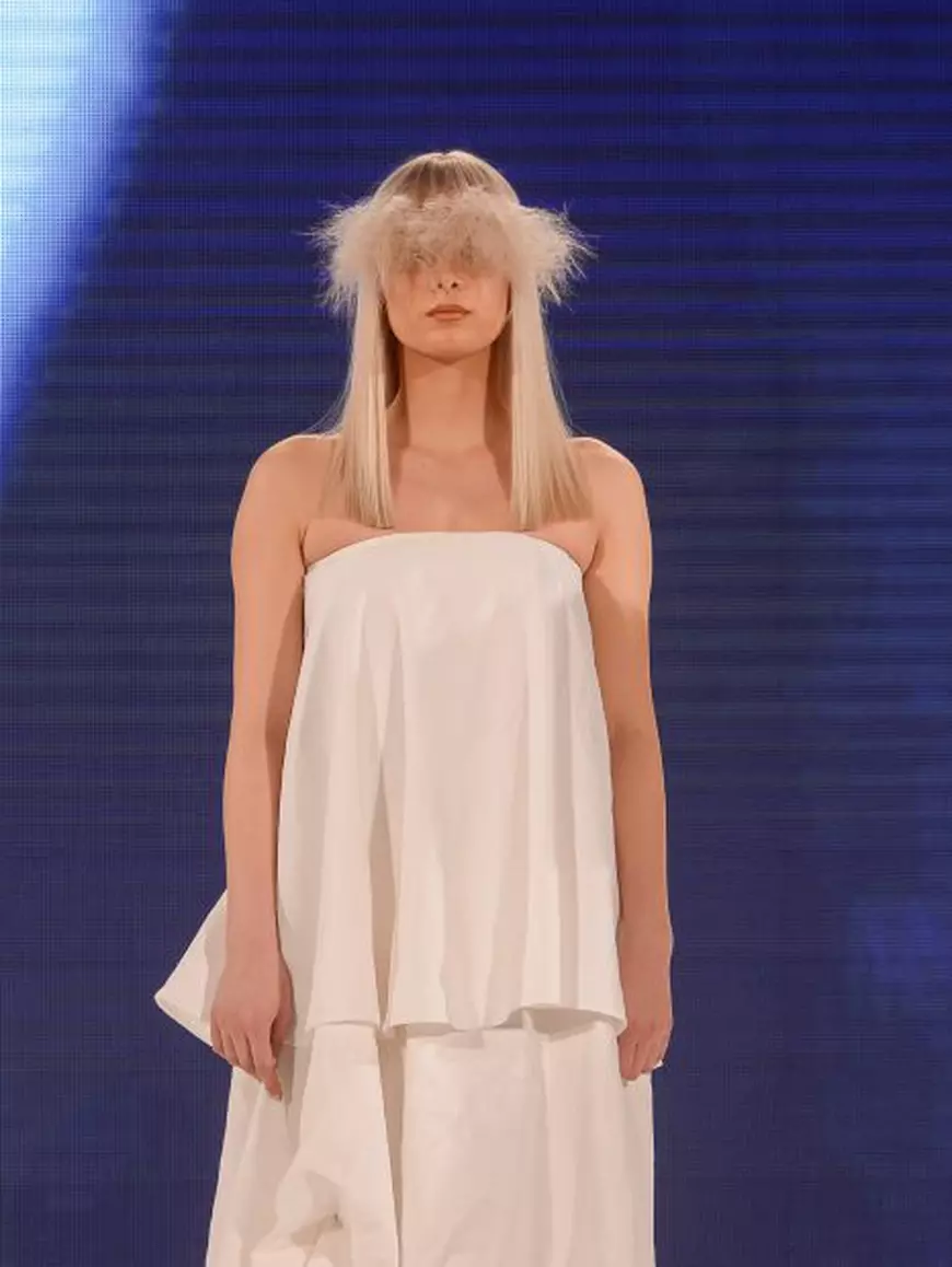 Tendințele 2017 în tunsoare și culoare. Cu ce propuneri îndrăznețe vin hairstiliștii