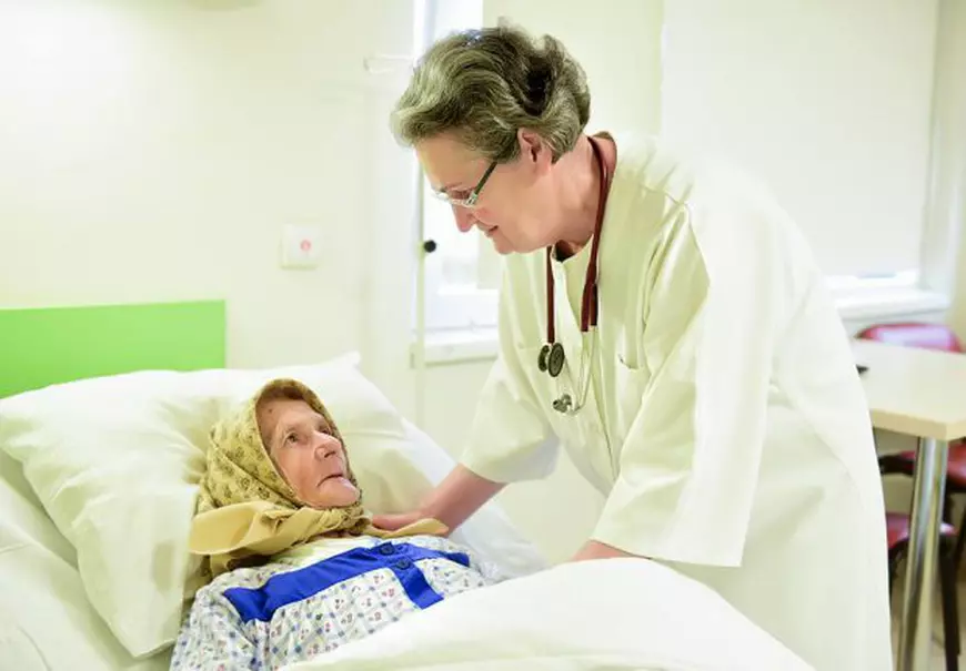 EXCLUSIV / Din spital, în Parlament. Doctorițele care au lăsat gărzile și rețetele, pentru fotoliul de deputat