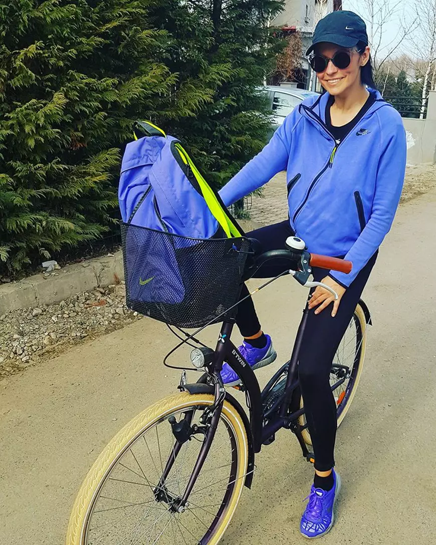 Uite cine dansează. Ele sunt cele trei perechi care merg în marea finală