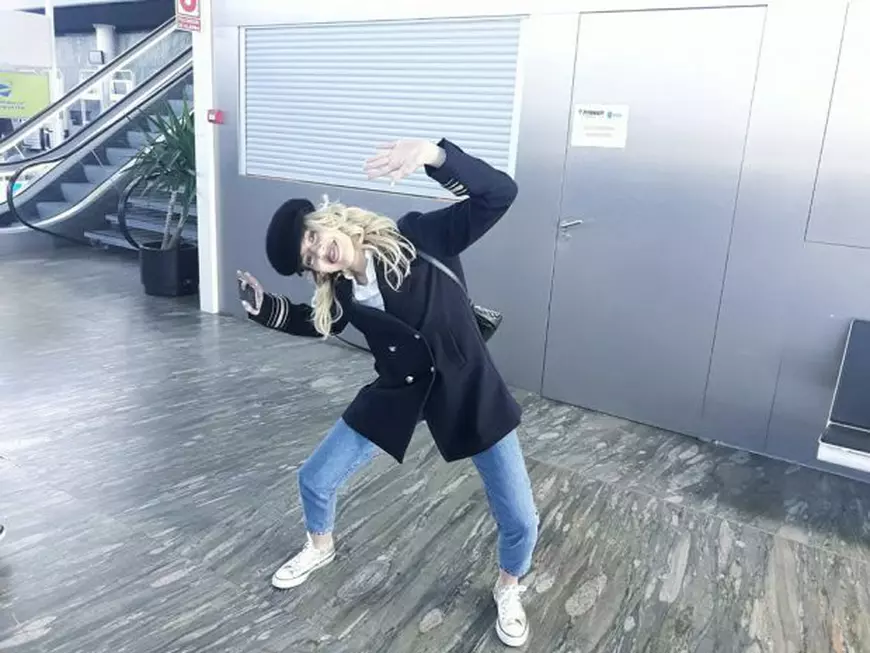 Lidia Buble nu mai poate sta departe de Răzvan Simion. Artista se întoarce în țară. Ce a transmis de pe aeroport