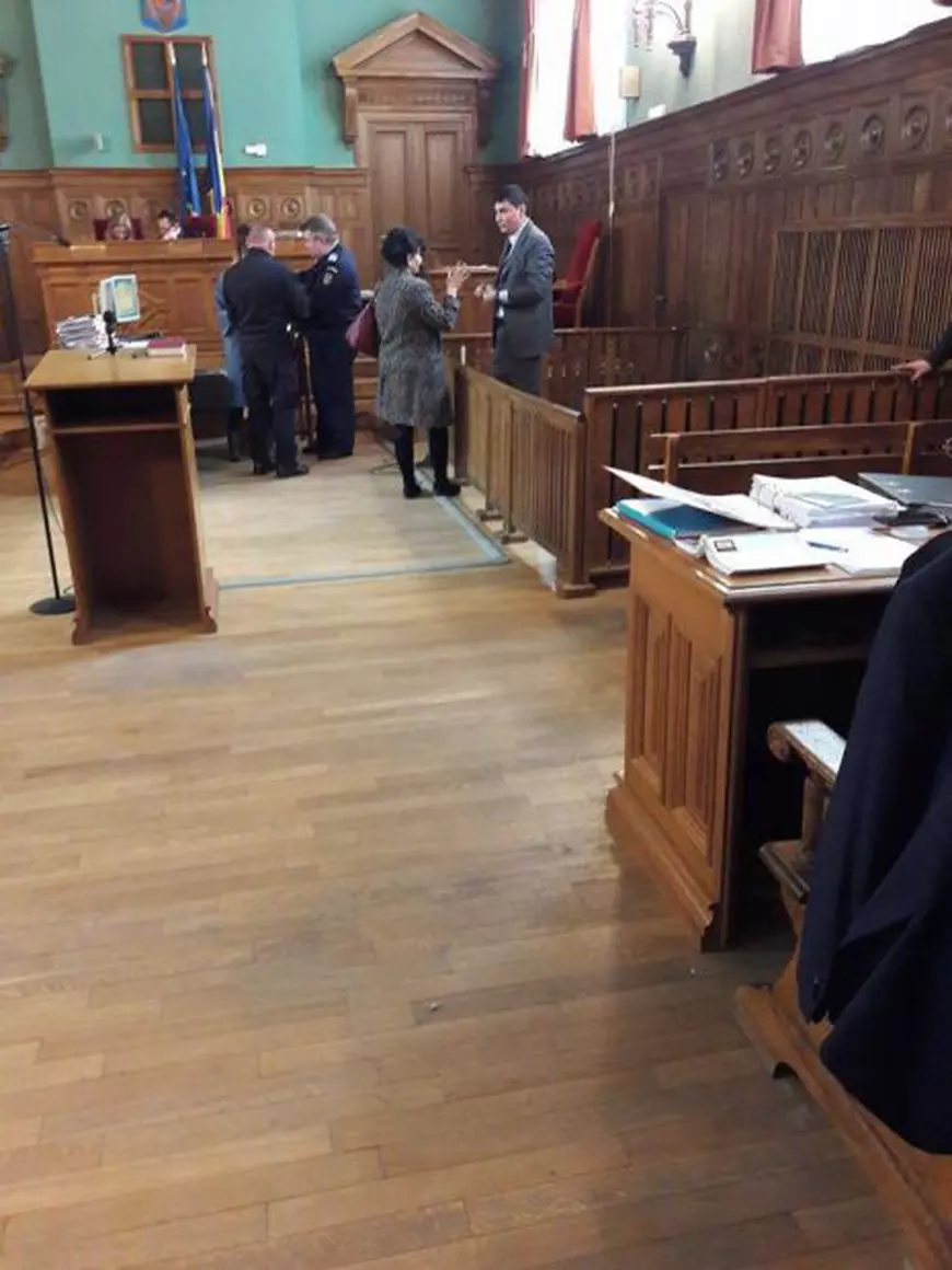 Circ la prima apariție publică a lui Borcea: ”E și frumos, dă-l dracu‘!”. Se vopsește sau nu? GALERIE FOTO