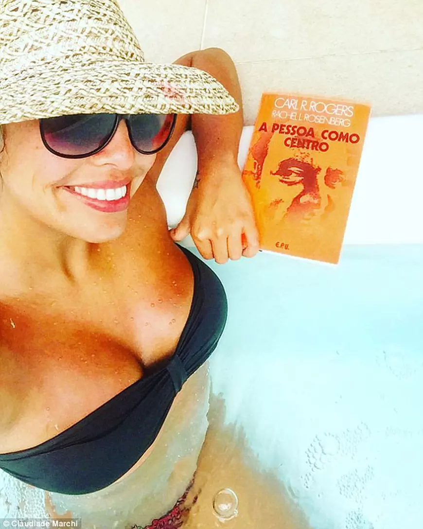 A renunțat la o carieră de 11 ani de avocată ca să devină prostituată, la sfatul mamei ei: „Iubesc sexul. Nu aș face această meserie, dacă nu mi-ar plăcea”