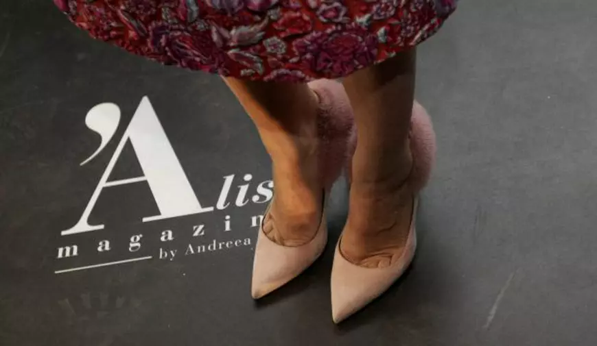 Pantofii purtați de Andreea Esca la un eveniment, atracția serii. 