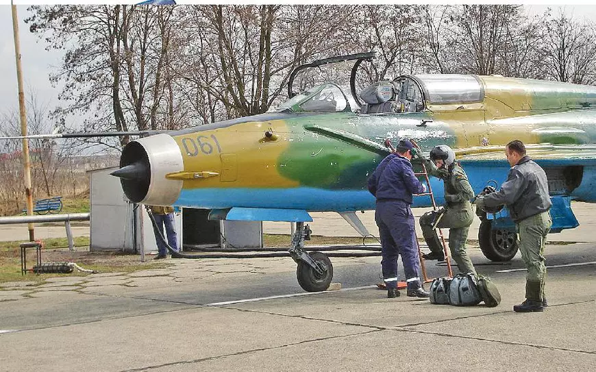 Simona Maierean, prima femeie pilot din România care a zburat pe un avion supersonic 