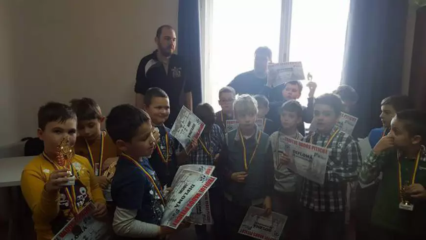 Arădenii îl caută la grădiniță pe viitorul Kasparov / GALERIE FOTO