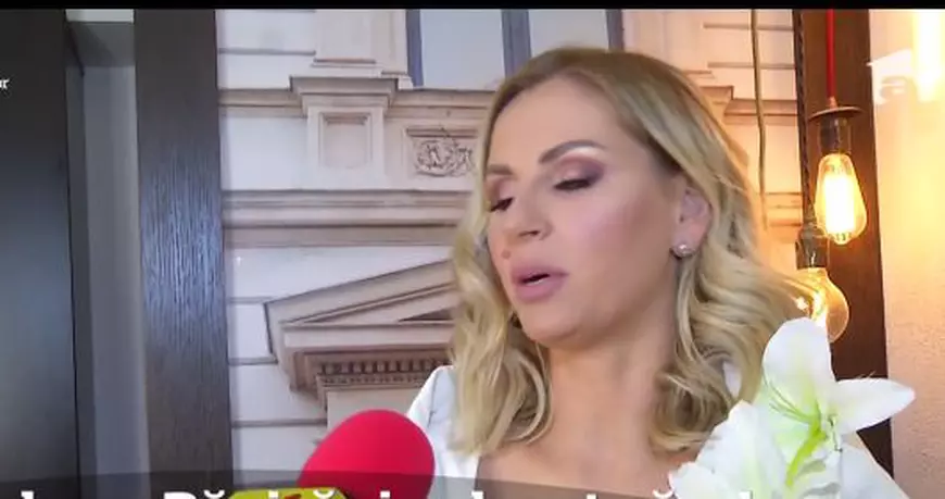 Andreea Bănică și-a tăiat părul și l-a donat în memoria mamei ei, răpusă de cancer. Cum arată acum