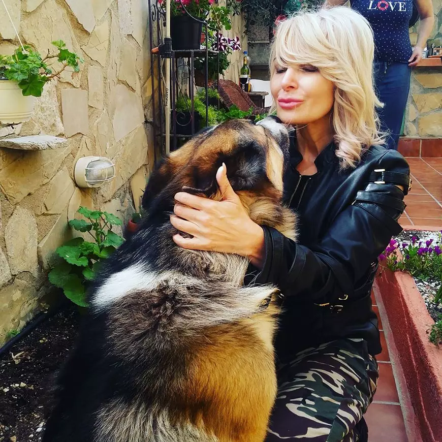 EXCLUSIV/ Daniela Gyorfi și-a luat măsuri să nu rămână ”în fundul gol” peste hotare. ”M-am lecuit”