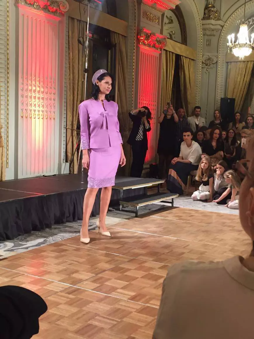 Mama Antoniei, model la 49 de ani. A defilat pentru prima oară pe un podium de modă | FOTO