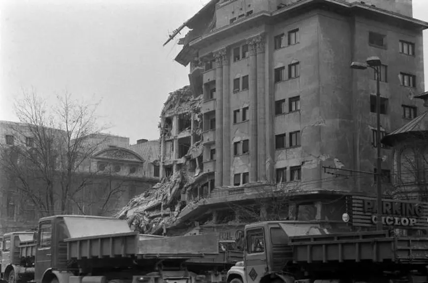 VIDEO EXCLUSIV / Un fotograf al cutremurului, despre cutremurul din 1977: ”Trunchiul unei femei, fără cap şi picioare, atârna pe marginea cupei”