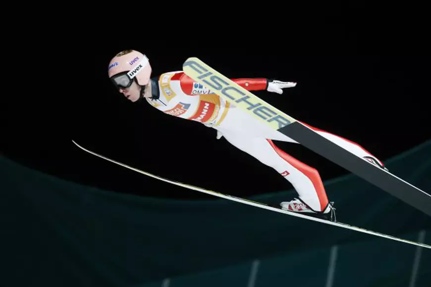 Record mondial de zbor cu schiurile pentru austriacul Stefan Kraft: 253.5 metri!