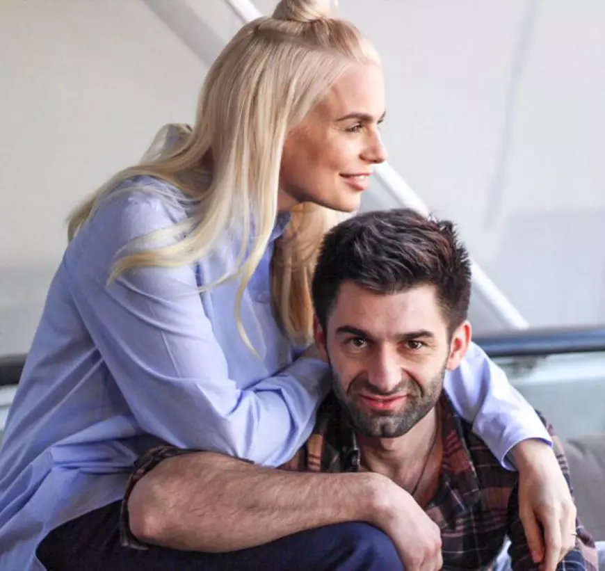 Jojo vorbește despre nuntă. O vedem mireasă lângă Paul Ipate?