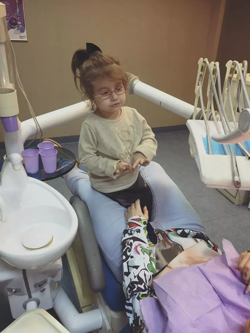 Ce a crescut și ce scumpă e fiica Mishei și a lui Connect-R. Cele mai frumoase ipostaze alături de mama ei