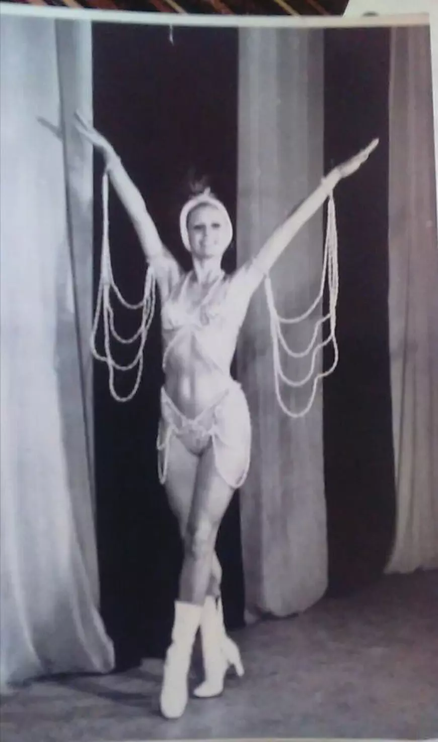 Cum arată acum văduva lui Dan Spătaru. Incredibil cât de sexy pozează | FOTO