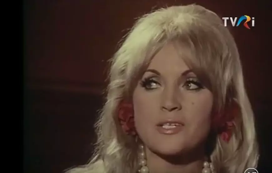 Și-a croit drum în modă din actorie. Zina Dumitrescu și-a făcut debutul la 20 de ani, sub numele de Zenobia Bogoș, în filmele vremii