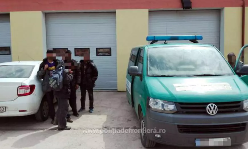Zeci de migranți au fost prinși la granița României cu Serbia. Copii de doi ani, în grupurile care treceau ilegal frontiera