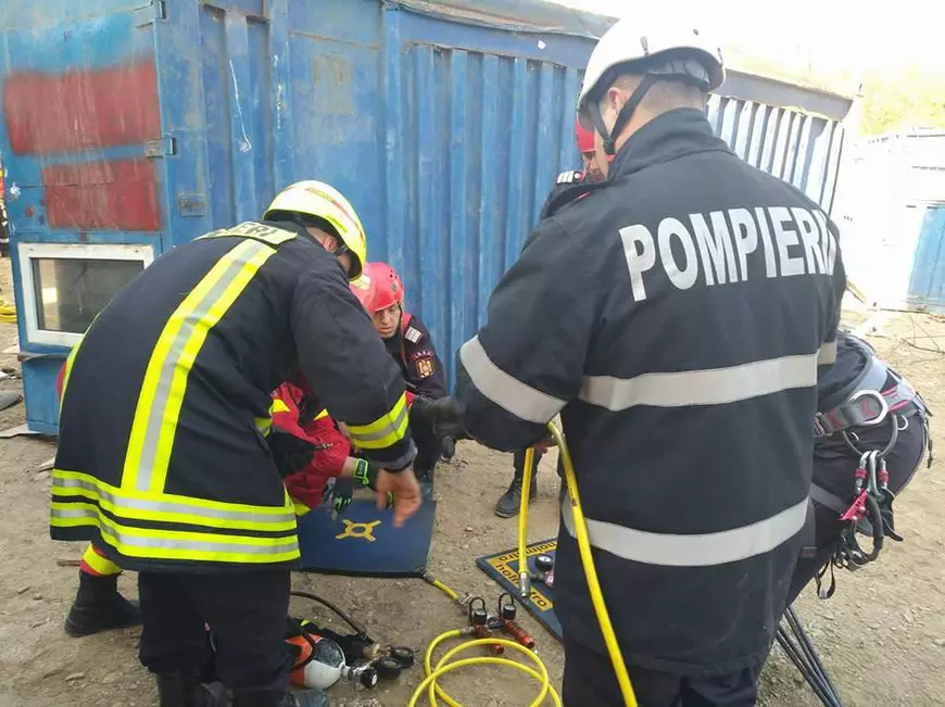 Muncitor strivit de un container, pe un șantier din Capitală / FOTO