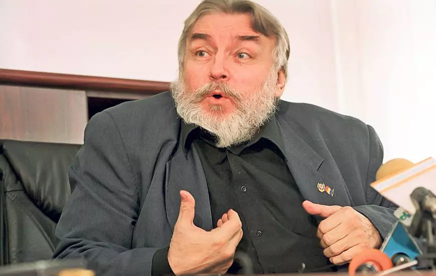 Fiul lui Adrian Păunescu face dezvăluiri. Ce spune Andrei Păunescu despre mama sa