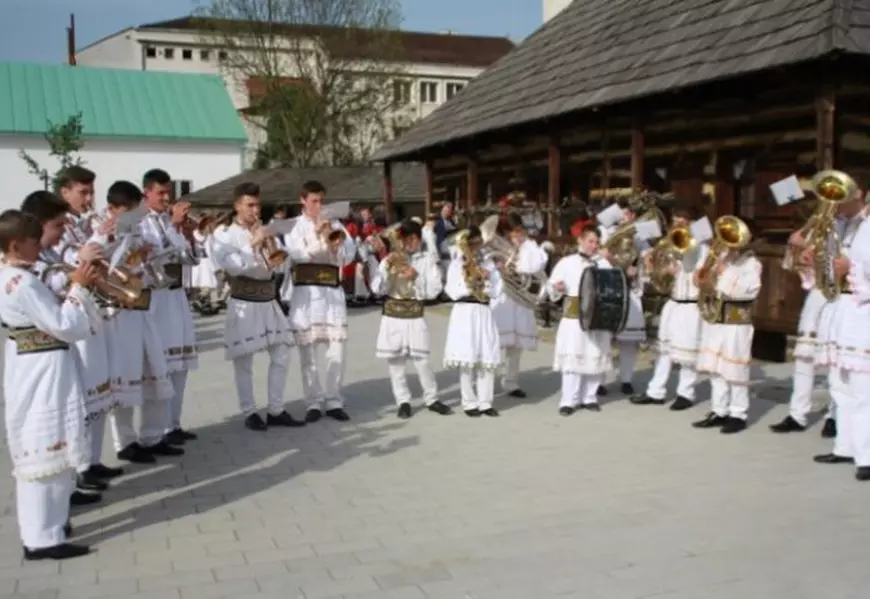 Ministrul Culturii, Ionuț Vulpescu, a participat la „Festivalul Balmoșului” de la Bistrița