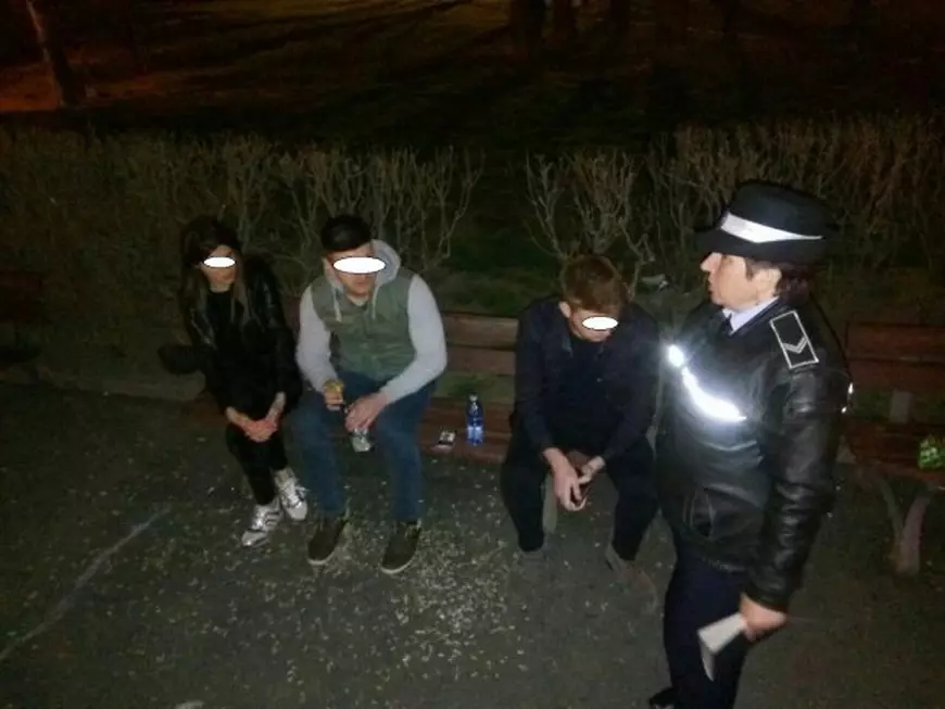 Amendă de câteva sute de lei sau cinci minute la coada măturii? 