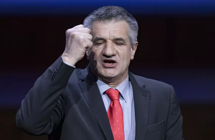 Alegeri prezidențiale în Franța. Rezultate finale: Emmanuel Macron și Marine Le Pen se vor confrunta în turul 2